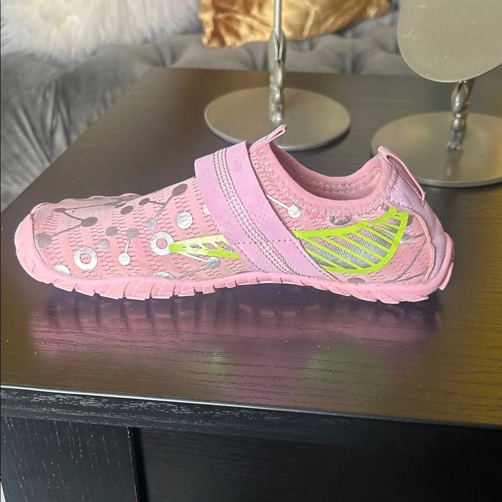 Quickshark stylish comfortable